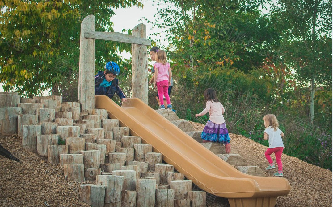 無動(dòng)力兒童游樂設(shè)備